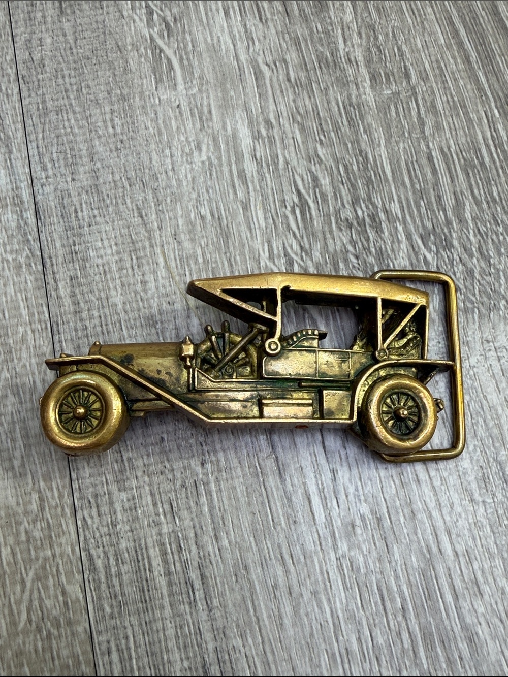 Vintage Car Men’s Belt Buckle in Gold Tone Solid brass made in Taiwan